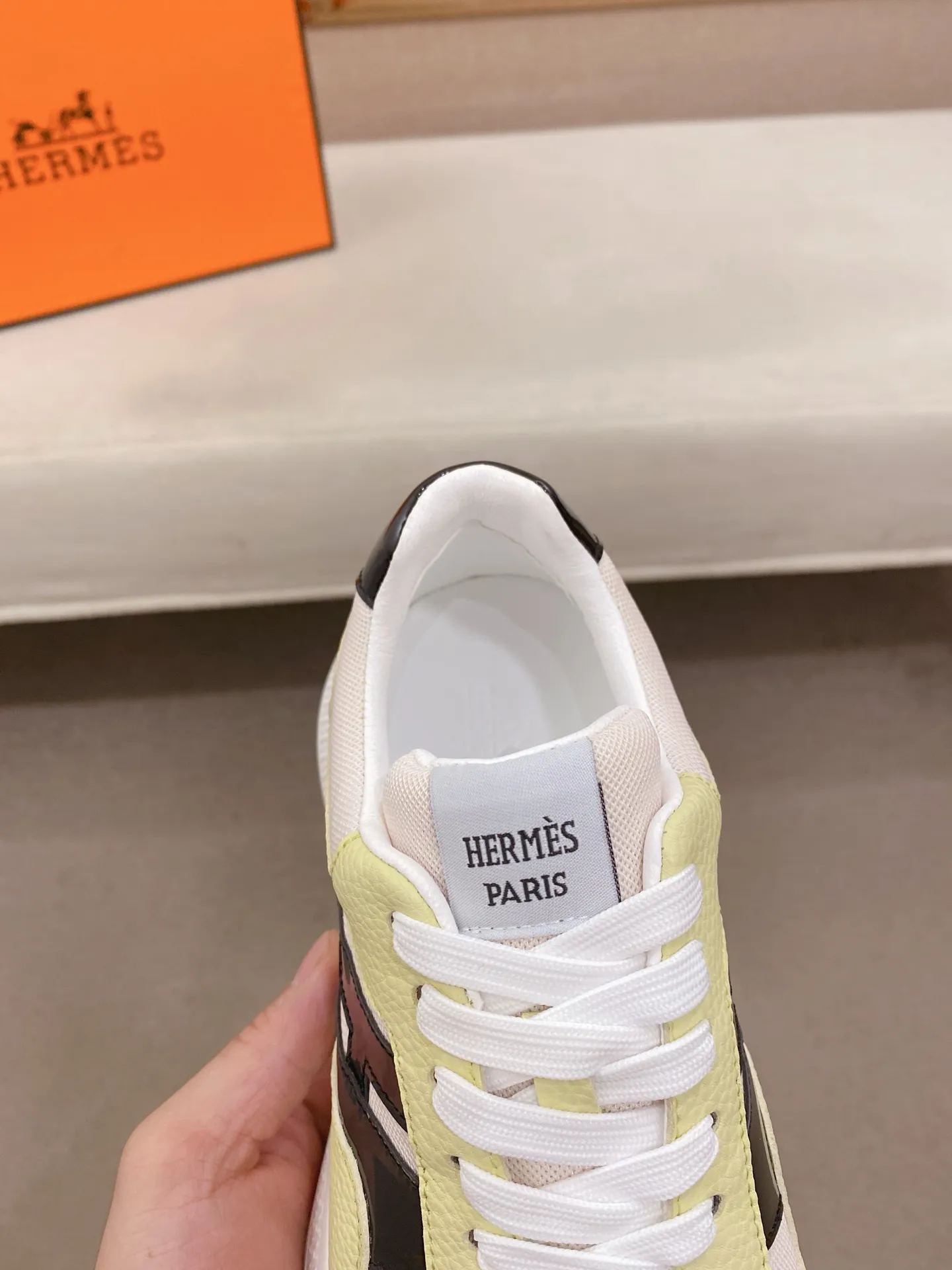 Factory price: 560💰《HERMES》【Classic Original Version】Hermès; Top 🔝 Purchasing Agency 🔍🔍Men's latest 🇺🇸 counters are on sale simultaneously, imported from Italy original ▲▲cowhide ▲▲ (high-end, nobility, class) ) Exquisite workmanship (Italian 🇮🇹 imported water-dyed 🐂 cowhide lining) sole: original sole provided by the original factory, ⚠️exclusive double-layer activity·TPR·rubber·combined molded outsole; super comfortable·wear-resistant·non-slip·environmental protection The real thing is more beautiful if you take the real thing (high quality, follow the order). You can enter and exit the counter at will * Number of yards: 38-44 (45 can be customized and cannot be returned or exchanged)